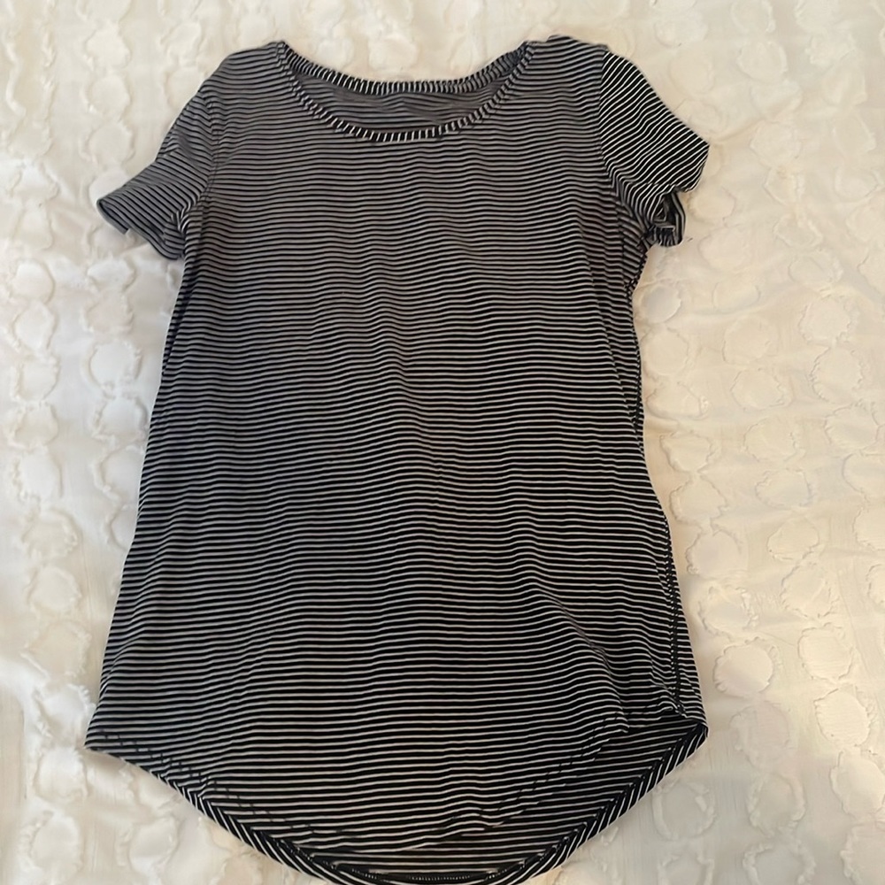 Lululemon short sleeve tee